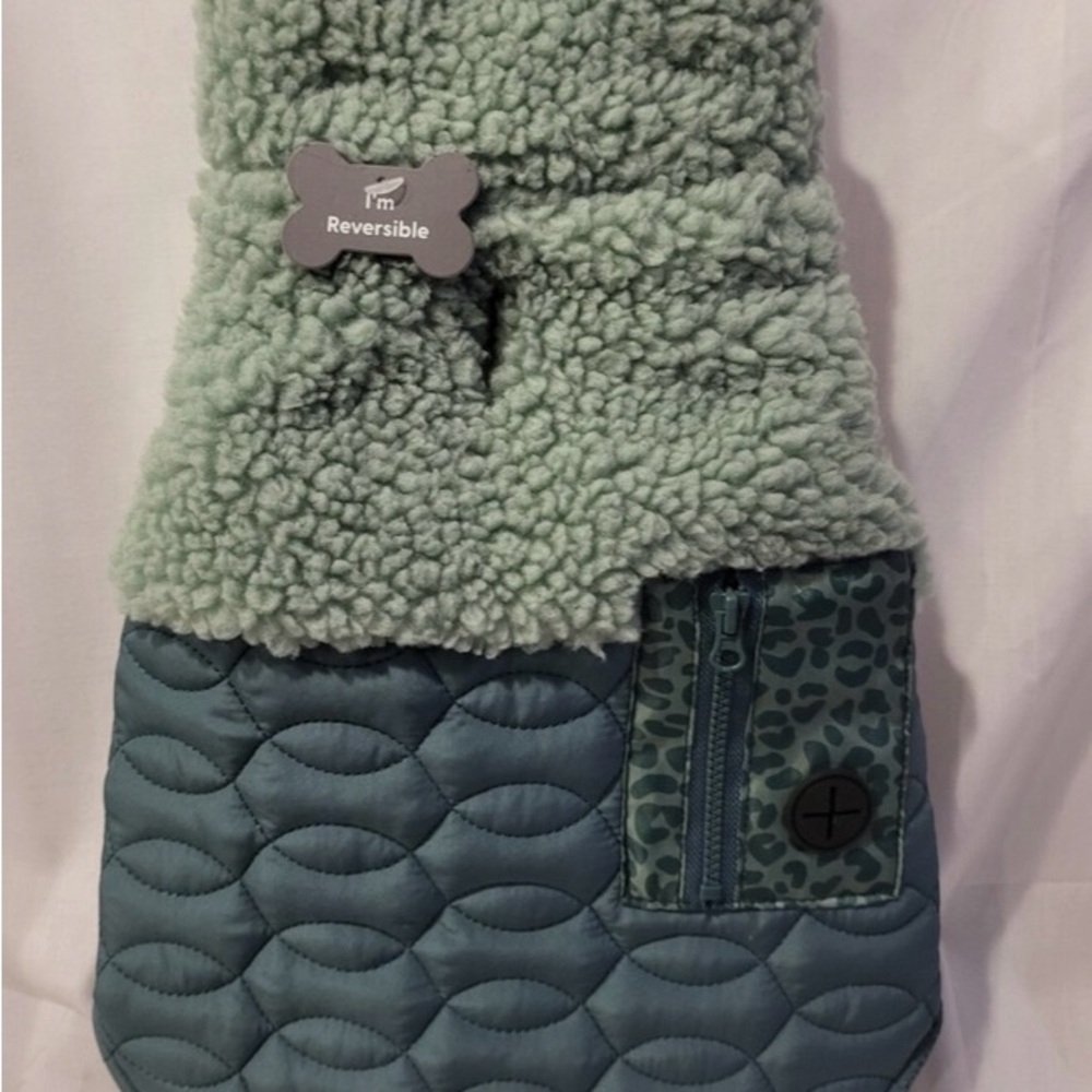 Koolaburra by UGG Carson Reversible Pet Vest, size Large, Balsam  for Dogs